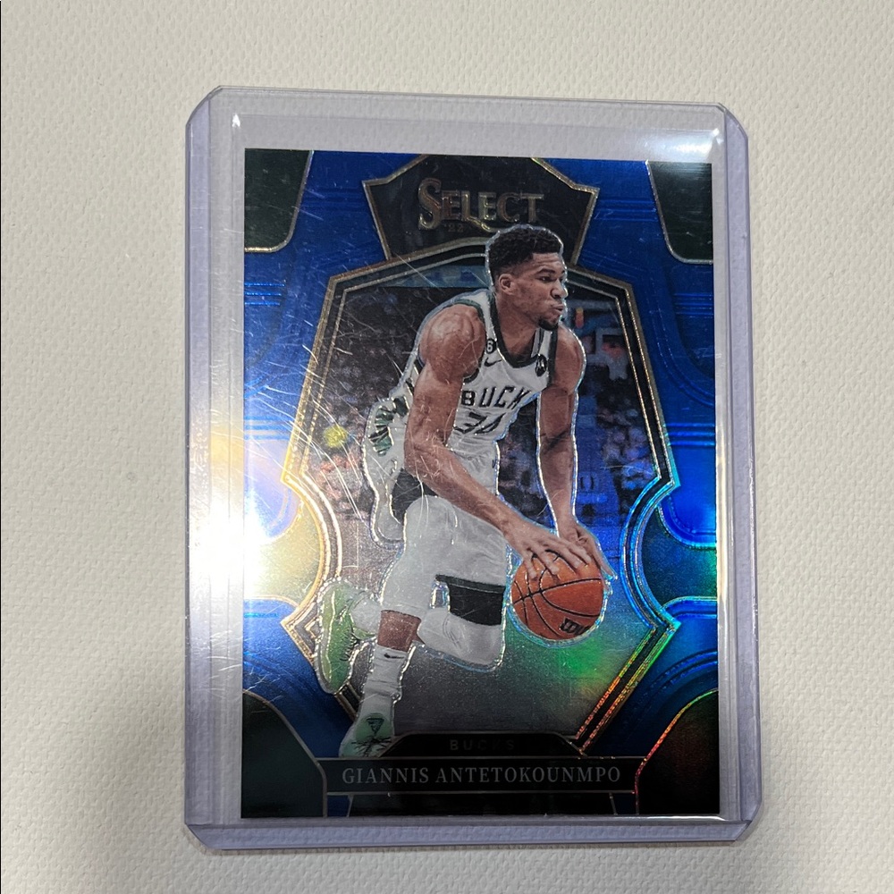 2022-23 Giannis Antetokounmpo Panini Select Blue Prizm #161
